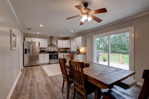 Thomasville House | Spacious 4Br3Ba Home With Large Fenced Yard