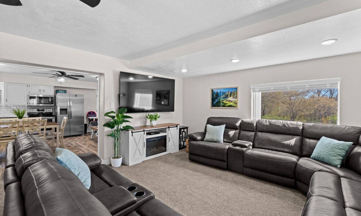 Bloomington House | Spacious Bear Lake Retreat!