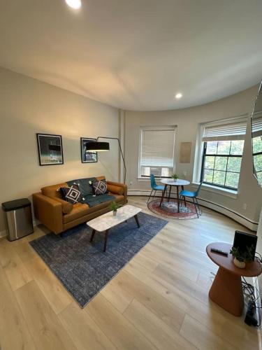 Prudential - St. Botolph Apartment | Spacious Studio Back Bay