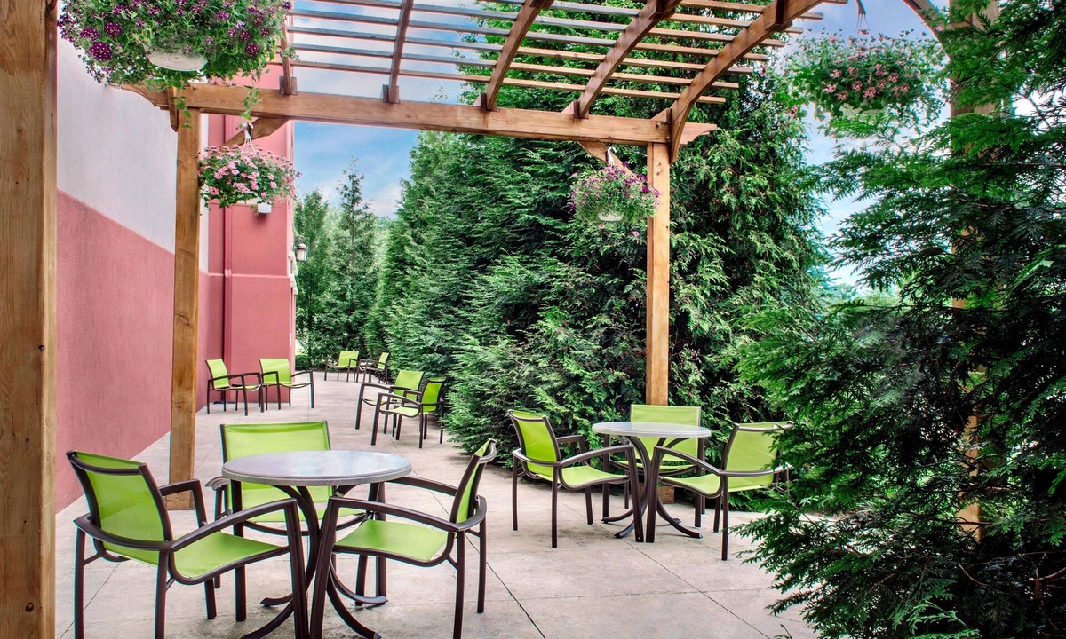 North Bellport Hotel | SpringHill Suites by Marriott Long Island Brookhaven