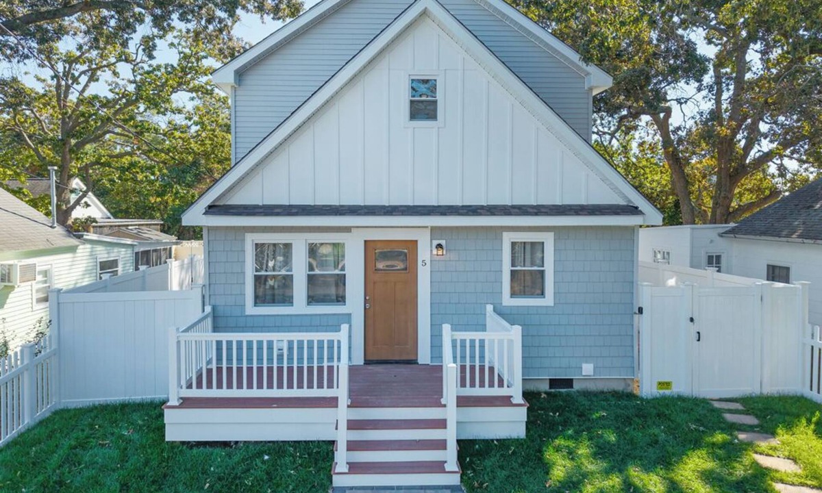 North Cape May House | Steps from Bay Dog Friendly Kids Playroom Stunning Sunsets Mini Golf