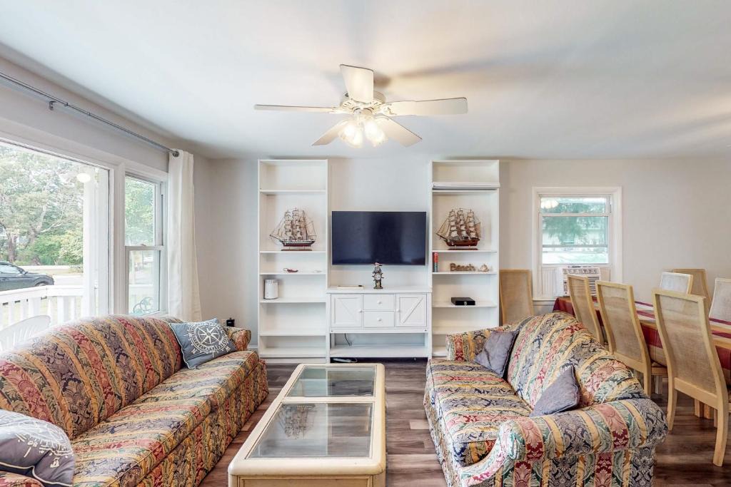 Shady Side House | Steps to Chesapeake Bay! 'Callaway Drive Retreat'