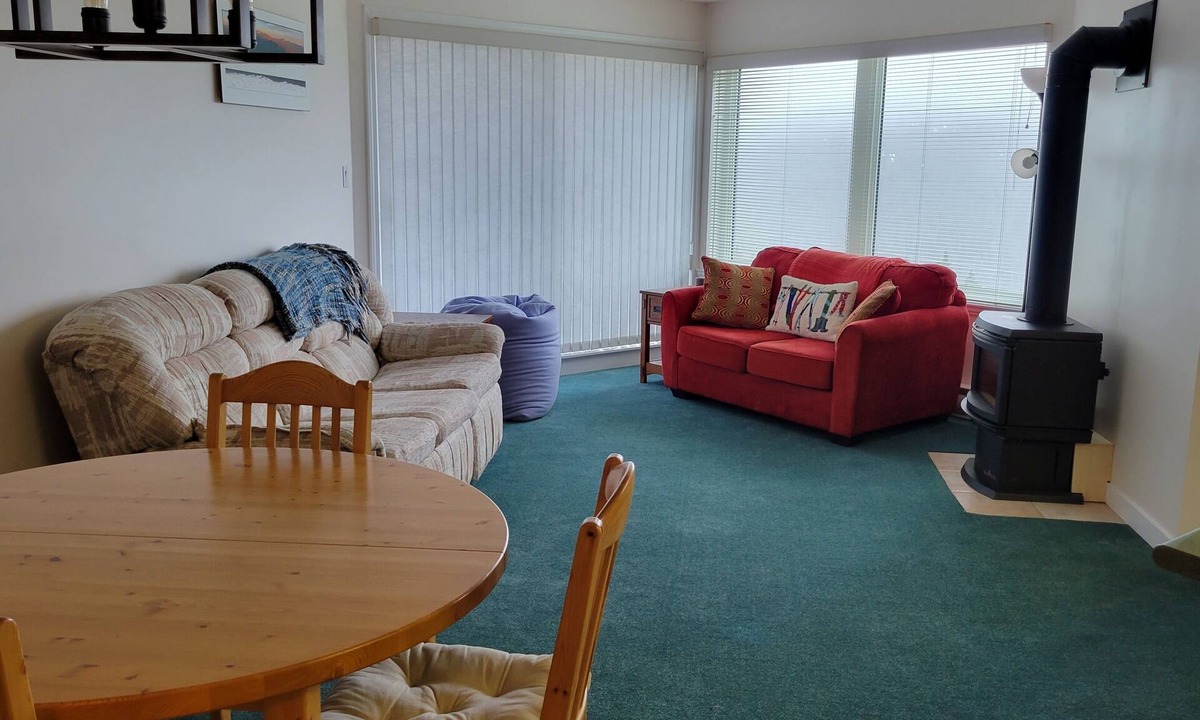Courtenay Condo | Strathcona Views - Blueberry