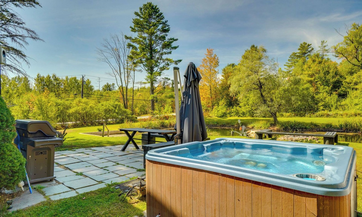 Stratton Mountain House | Stratton Shuttle Access! Vermont Mountain Hideaway