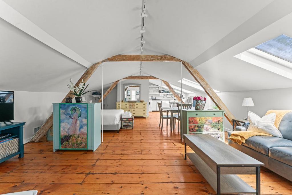 Westport Apartment | Studio Flat Above Historic Cider Mill