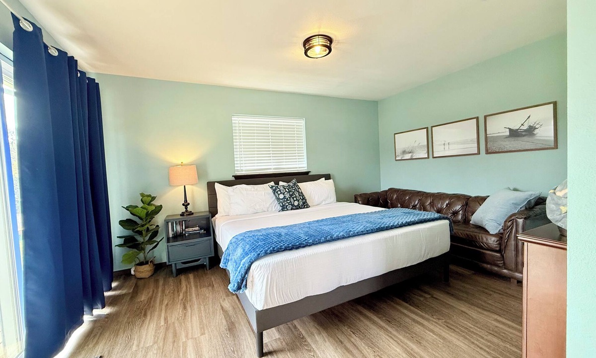 Grayland Hotel | Studio | Full Kitchen | Pet-Friendly