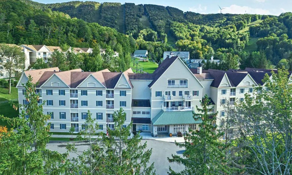 Hancock Apartment | Studio Suite, w/Full Kitchen at Bentley Brook, at Jiminy Peak Ski Mountain!