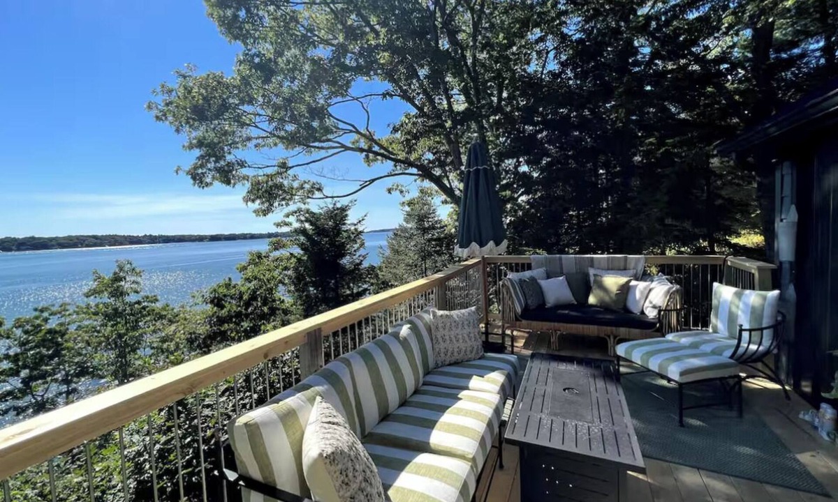 Harpswell Cottage | Stunning Waterfront Designer Hideaway on the Maine Coast!