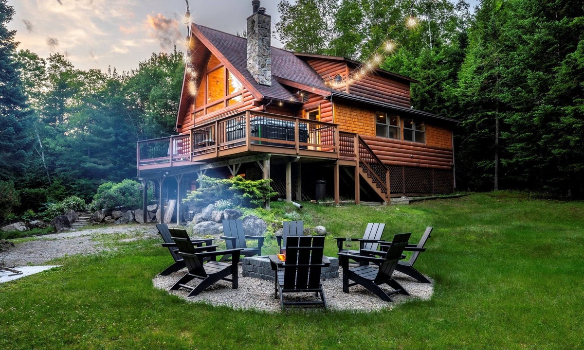 Sunday River Area Cabin | Sunday River Home: Firepit, Hot Tub & 2 Game Rooms