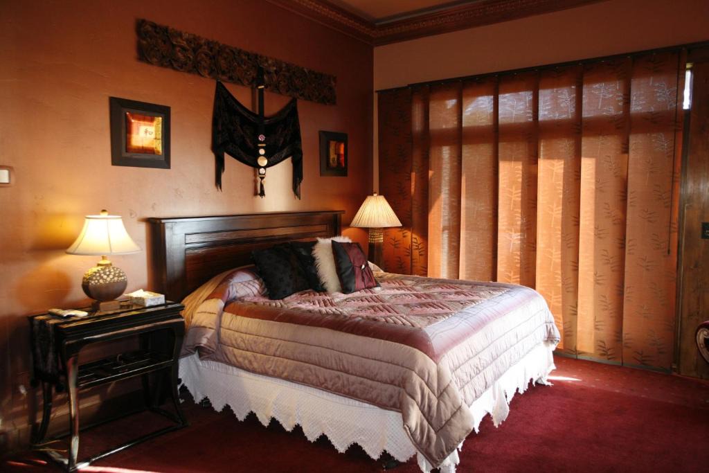 Bigfork Hotel | Swan River Inn