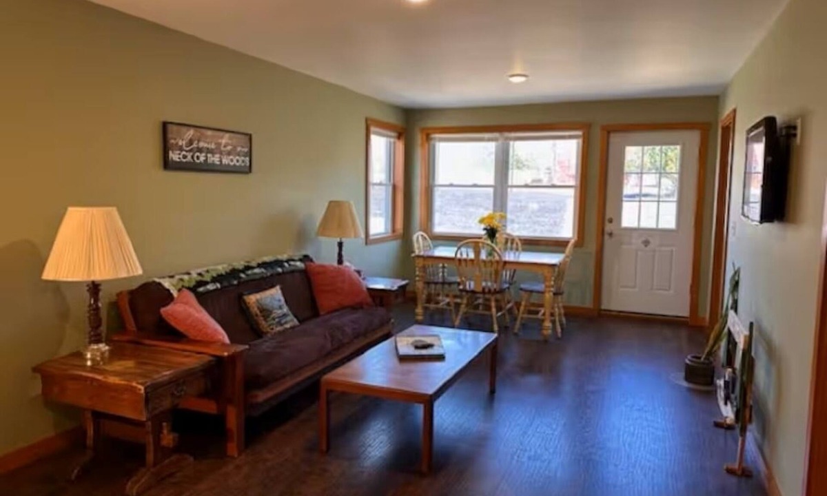 Underhill Apartment | The Bear's Den