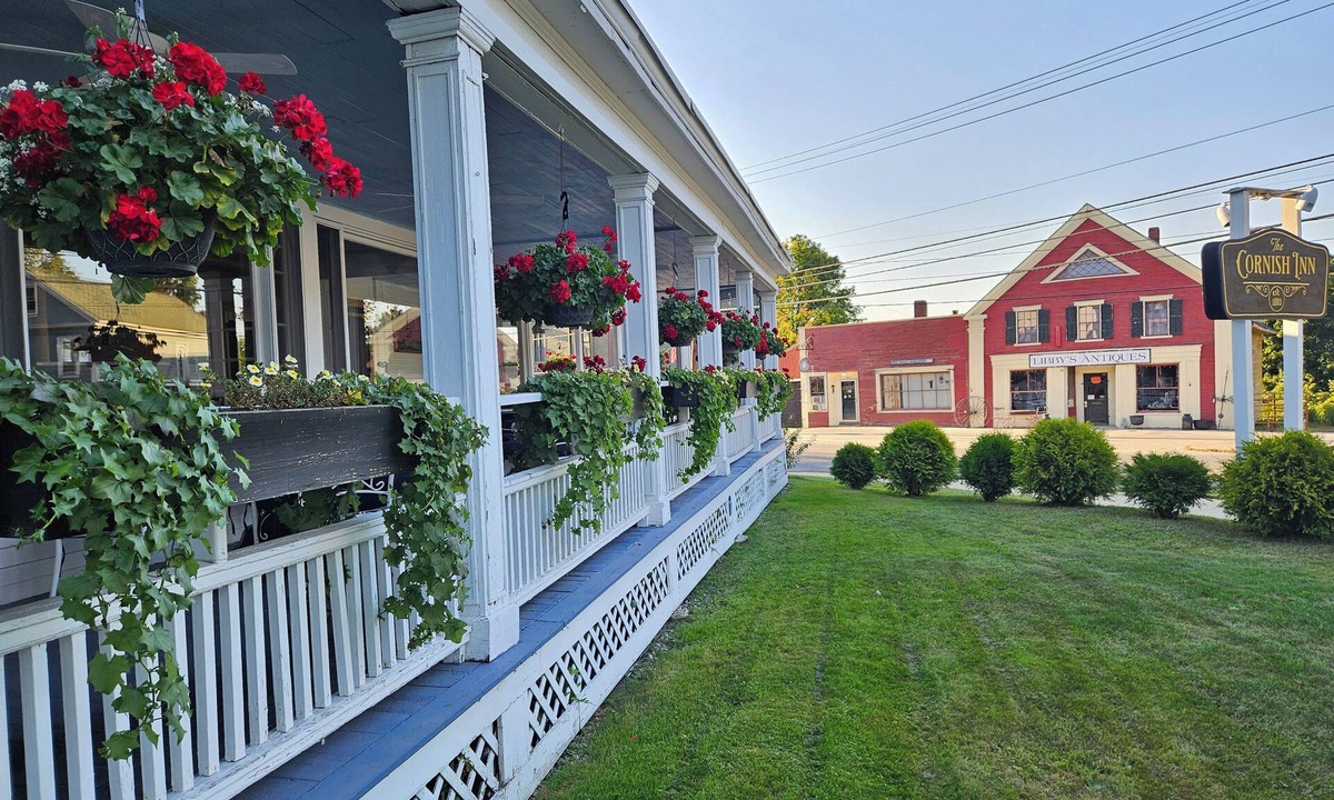 Cornish Hotel | The Cornish Inn