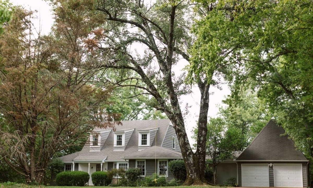 Murfreesboro House | ~ The Cozy Farmhouse ~ Sleeps 10+Farm Views