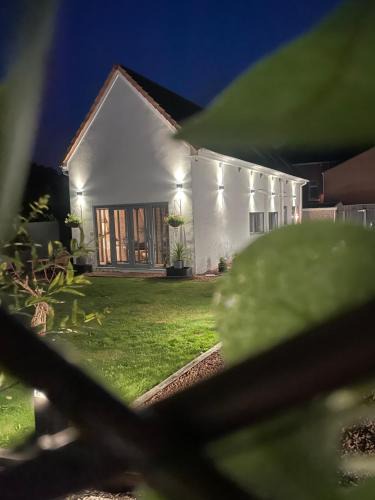 Peterlee House | The hidden barn