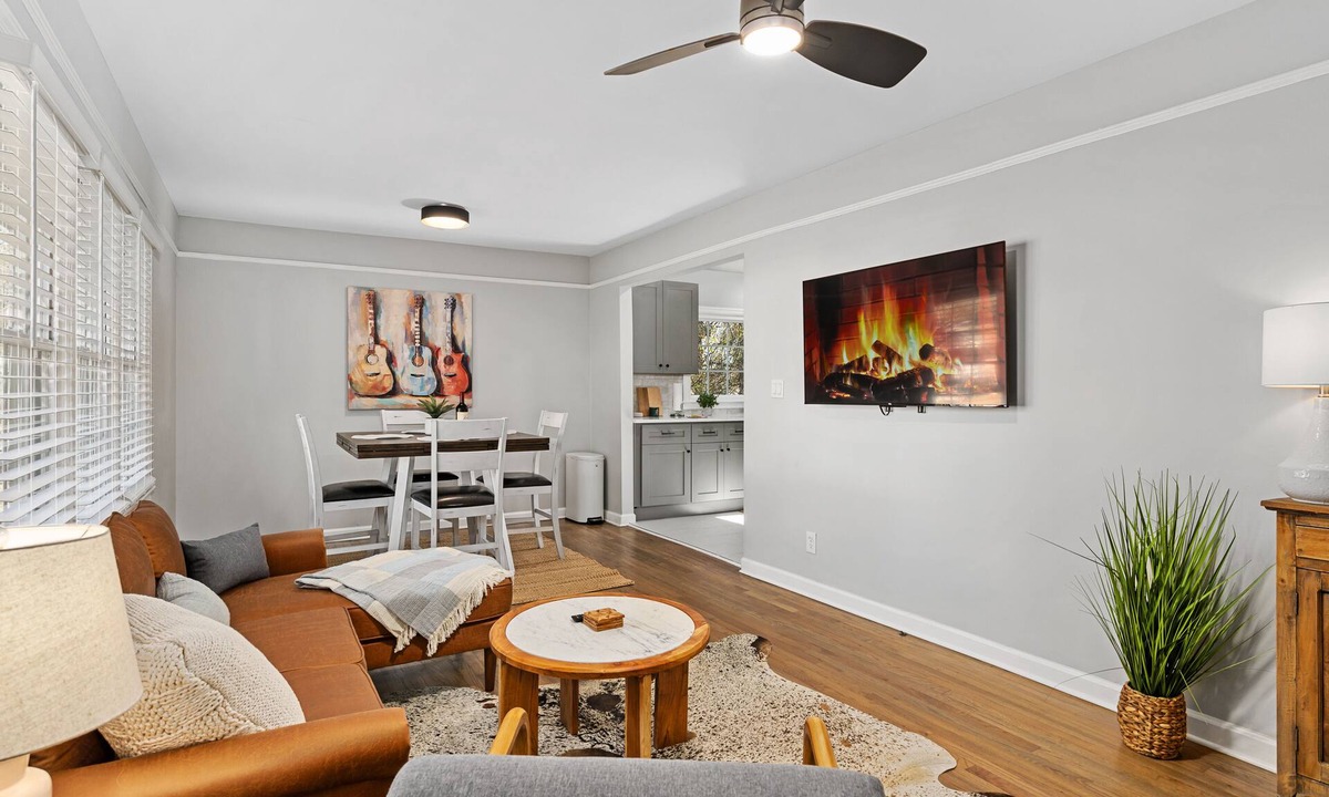 Marietta House | The Lockheed Lady - 3/2 Renovated Ranch in Marietta