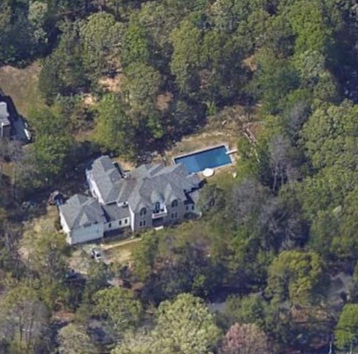 Hampton Bays Villa | The Villa at Hampton Bays.Hampton's Summer Escape Nightlife Pool Spa.