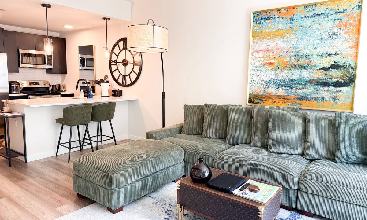 White Plains Apartment | The Westchester Experience. Free parking!