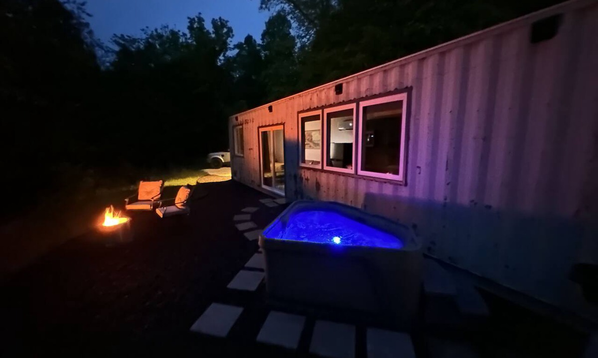 Stanton Cabin | THIS IS THE ONE! SHIPPING CONTAINER CABIN-VIEW-WIFI-NATURAL BRIDGE-NADA TUNNEL