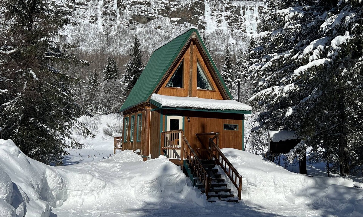 Valdez Cabin | Thompson Pass Cabin
