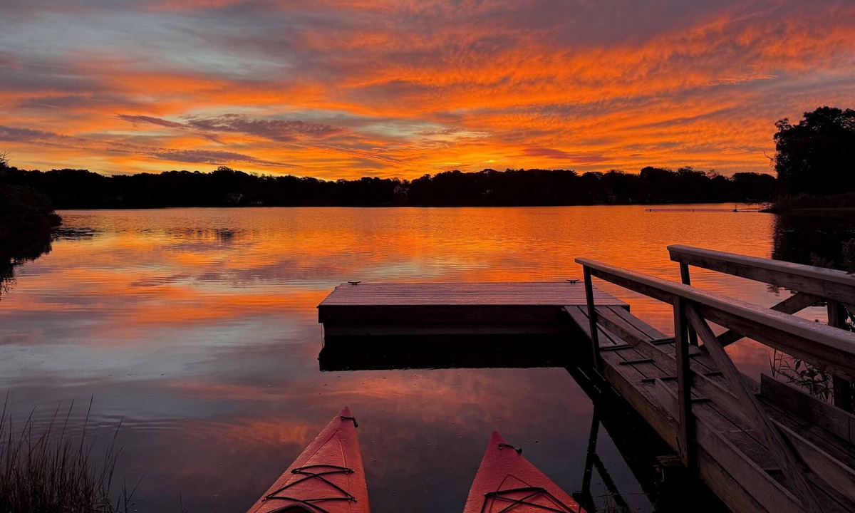 West Dennis House | Three bedroom home with direct access to Kelley's Pond!