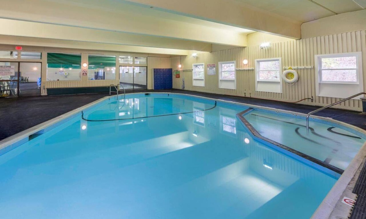 South Lee Hotel | Three Villas, Endless Play | Indoor Pools, Trails, Games & BBQ Decks