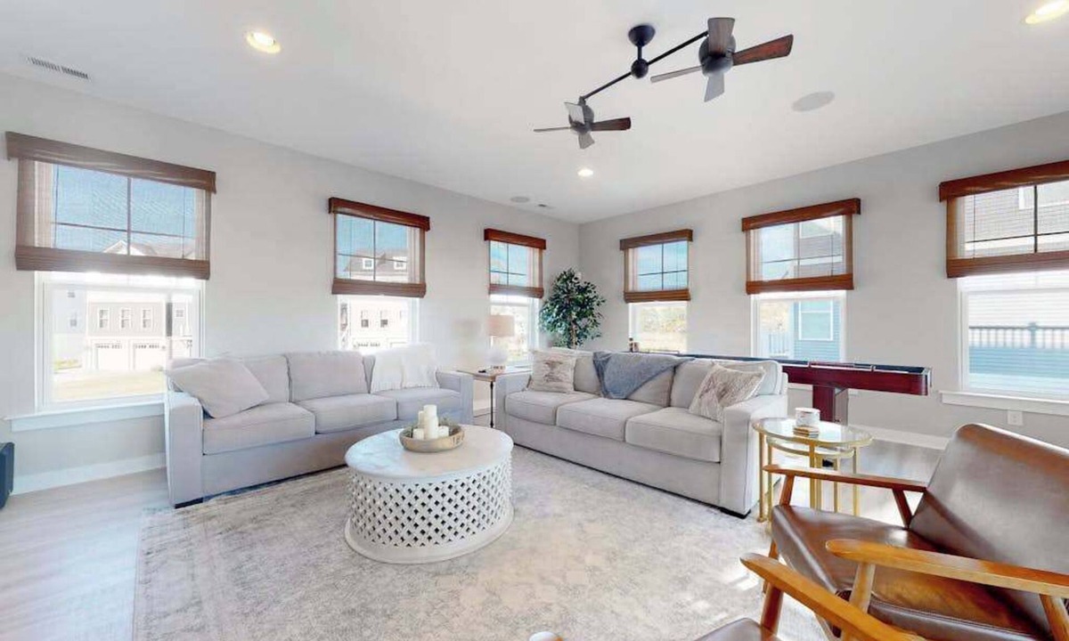 Frankford House | Tidal Walk home with pond views, outdoor pool, decks, fast WiFi, & bikes