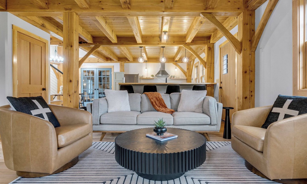 Bethel House | Timberframe Cabin with Hot Tub Close to Sunday River!