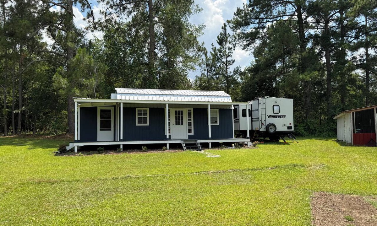 Chula Cottage | Tiny House Escape with Country Views near Tifton