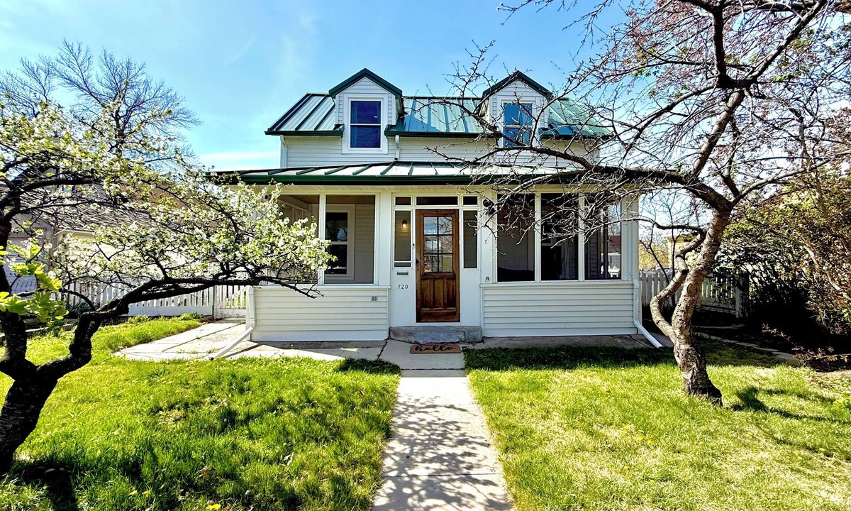 Great Falls House | Updated Historic 3BR Near Downtown, River & Hospitals