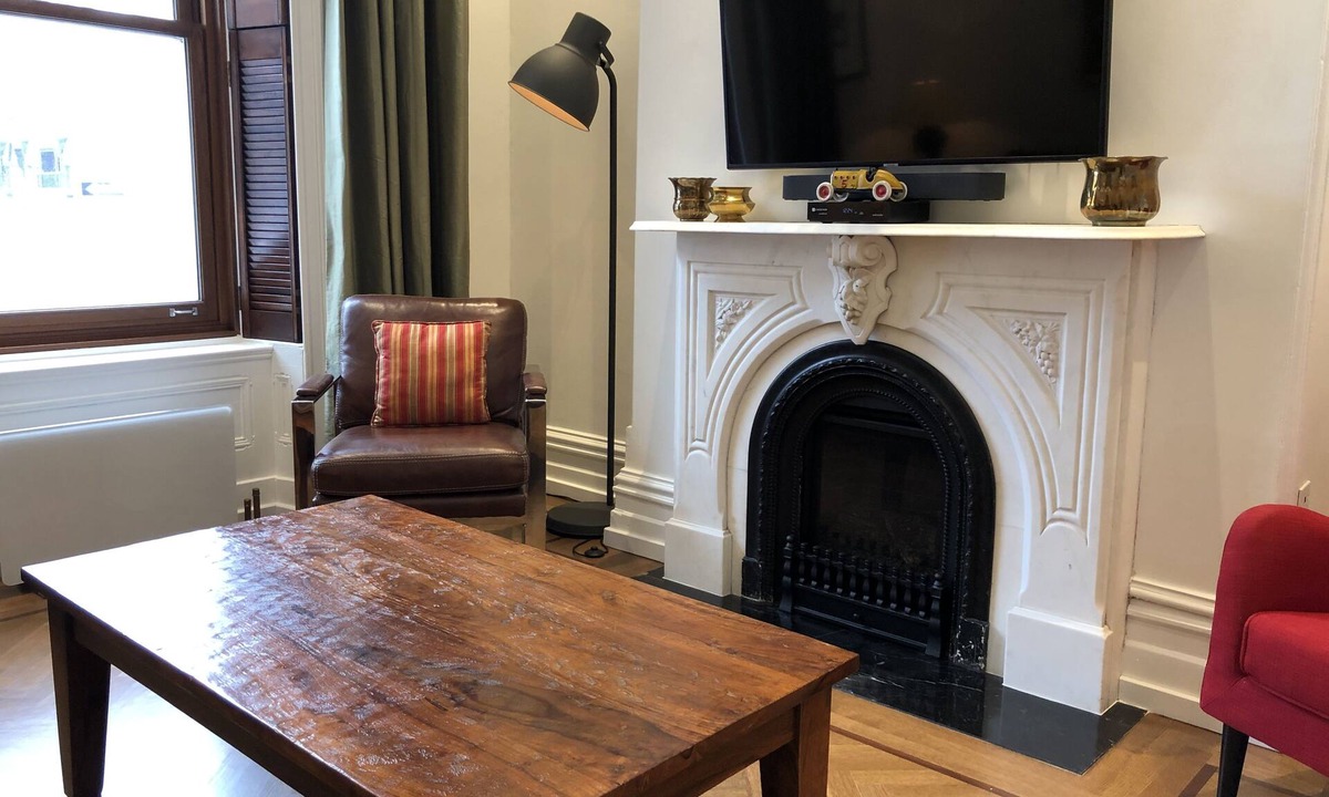 Downtown Montreal Apartment | Upscale Victorian House in downtown Montreal