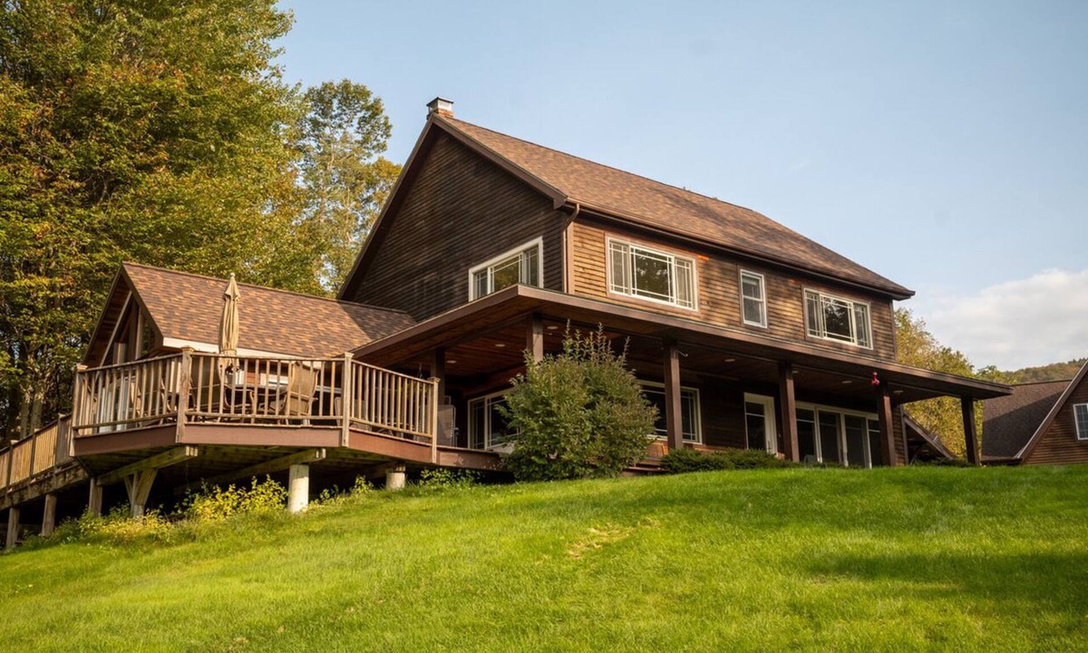 Waterbury House | Private hilltop home close to skiing. Group friendly. Enjoy views & hot tub