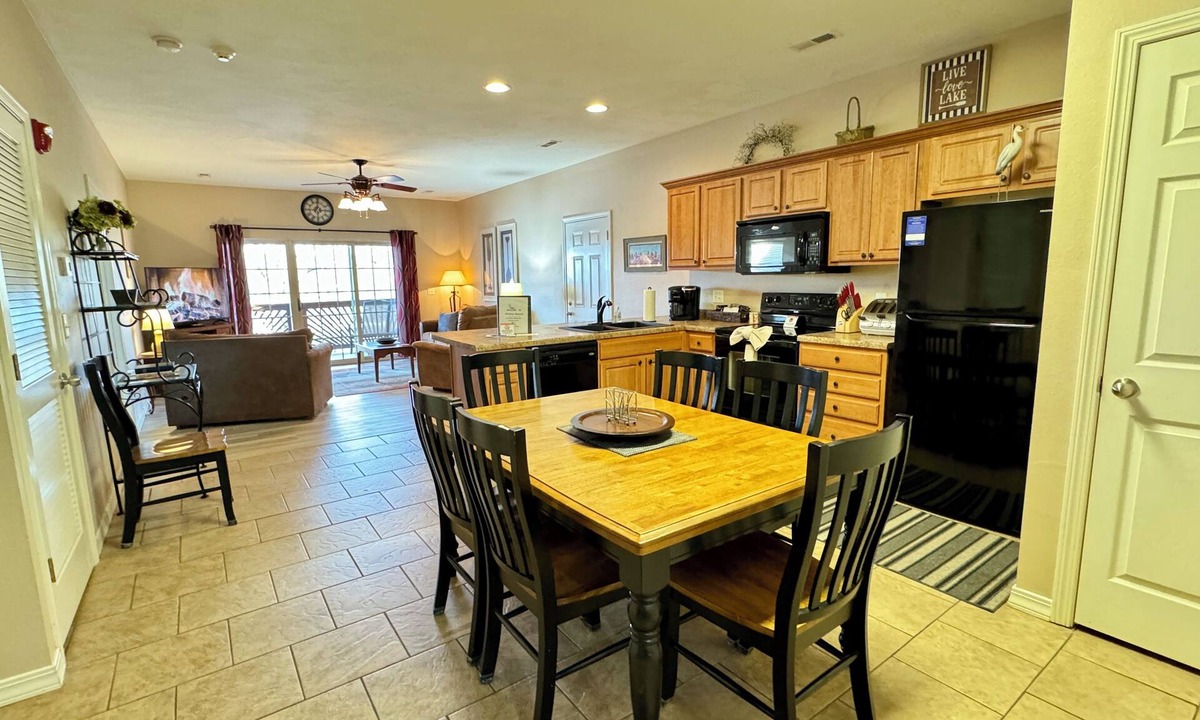 Hollister Condo | Vickery Resort, 3br,2bth, dock slip extra, pool access