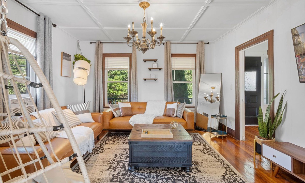 Norwich House | Victorian 4BR/2BA Modern Home