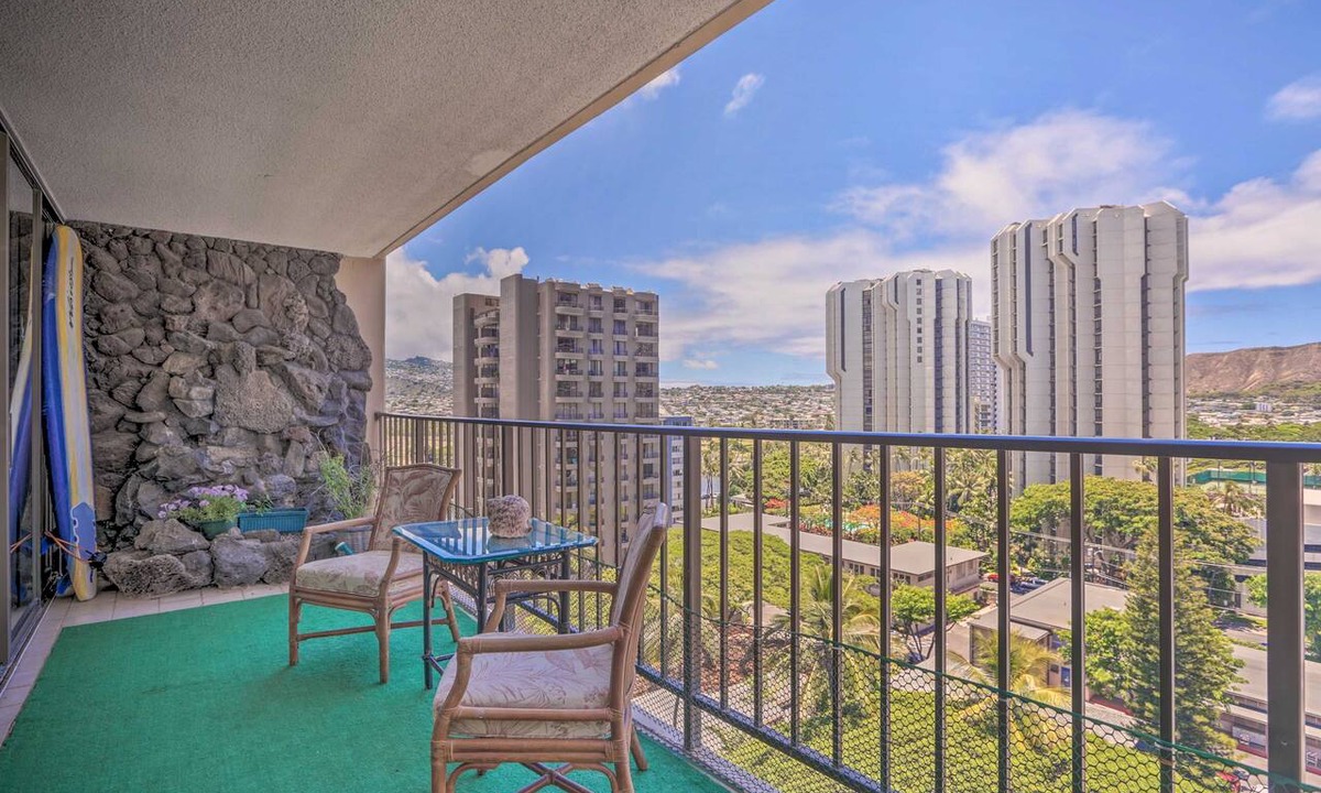 Waikiki Condo | Waikiki 2 bd - 2 blocks from the beach