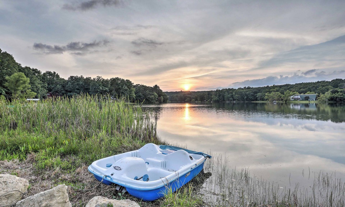 Dunlap Cottage | Waterfront Dunlap Cottage: Large Yard + Views