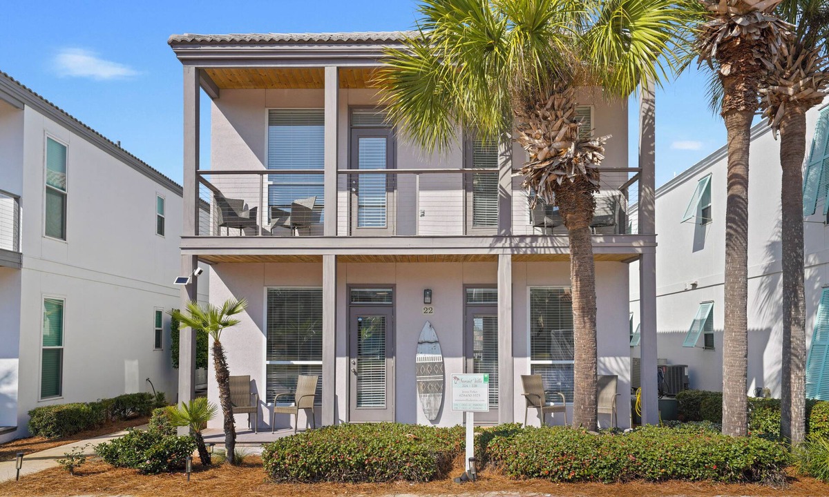 Destin Villa | Waterfront Villa~Beach Service~Steps to Sand~Pool