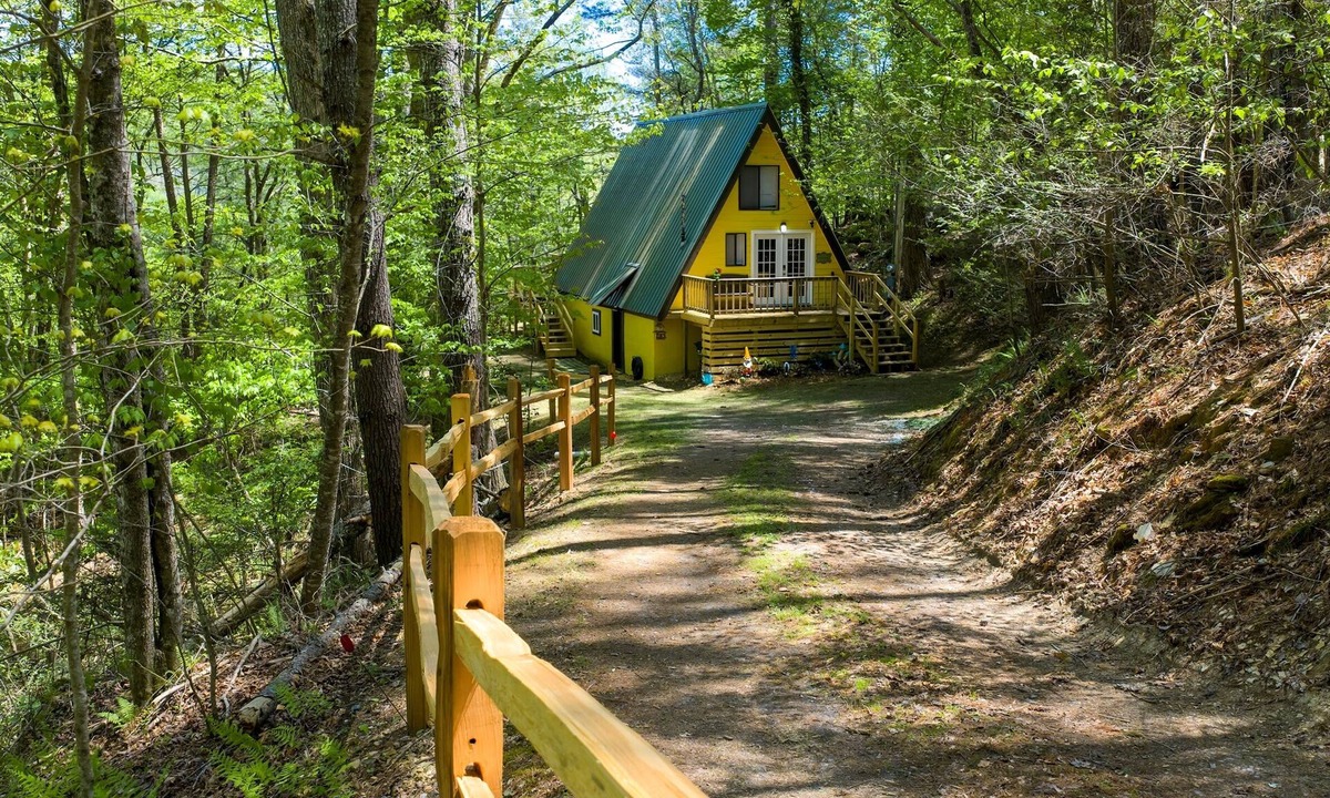 Murphy House | Whimsical A-Frame | Secluded Feel, Close to Town