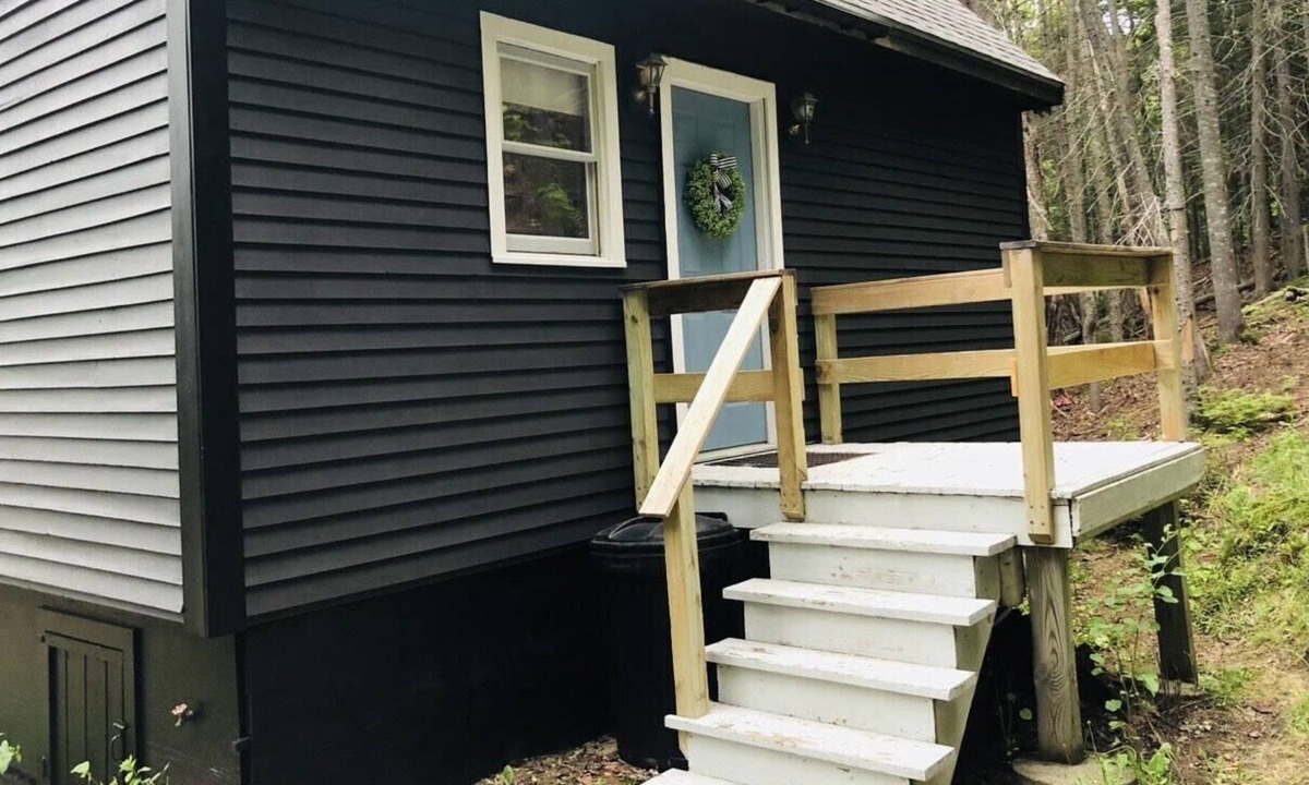 Rangeley Cabin | Whiskey River Ridge- cozy modern cabin close to downtown+Saddleback Mt.