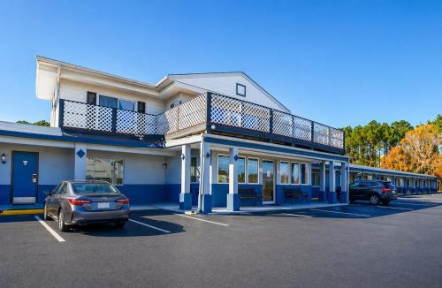 White Stone Hotel | Whispering Pines by Hotel O White stone VA