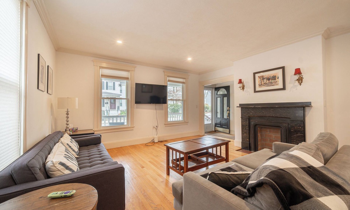 Melrose House | World Cup ready. with AC, beaches, Boston, and Salem