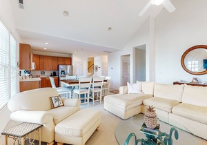 Bear Trap Dunes townhouse w/balcony, free WiFi, gym, and private gas grill