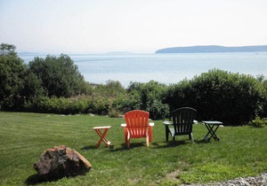 Pretty oceanfront cottage!! Roque Island views across the Bay.