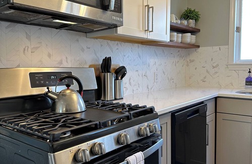 Norwell Apartment | 12 Mins from Beach - A Quiet, Immaculate space