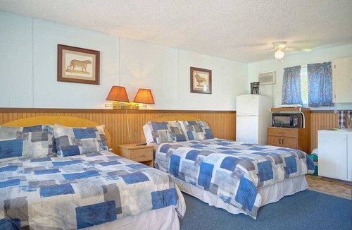 Summerside Apartment | (12) Private Double Suite at Green Acres Summerside