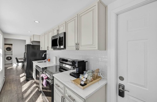 Westbrook Center Apartment | 1st Floor Westbrook Anchor | 2 Queen Beds | EV Charger | Near Beach