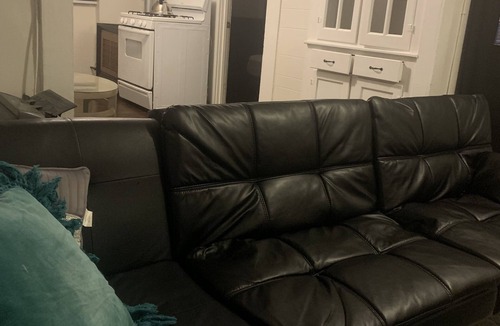 Manchester Apartment | 2 bedroom apt next to highway and close to downtown