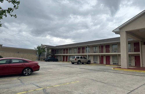 Macon Apartment | 2 Full Bed|Smoking|Macon