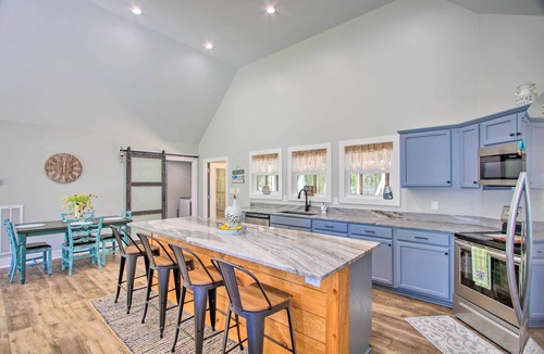Pickwick Dam Cabin | 2 Mi to Golf Course + Fire Pit: Cozy Counce Cabin!