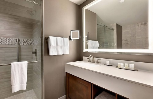 Berkeley Heights Hotel | 2 Spacious Units w/Indoor Pool, Onsite Dining & Bar, Free Breakfast & Parking!