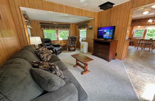 Carroll House | 26CM - private camp in Bretton Woods wifi AC private yard with great views
